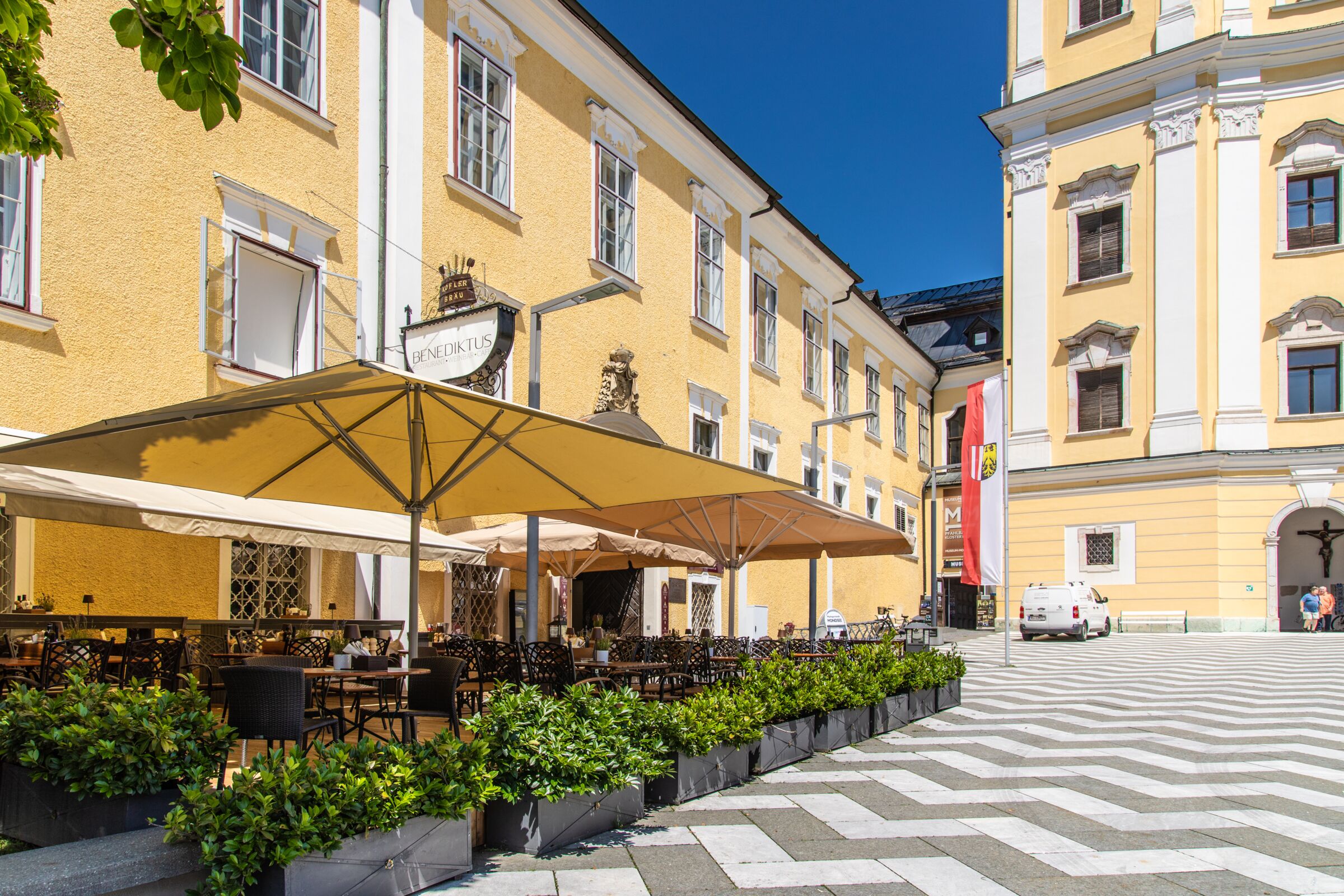 Eingang zum Restaurant und Gastagarten Benediktus